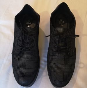 Vegan platform shoes